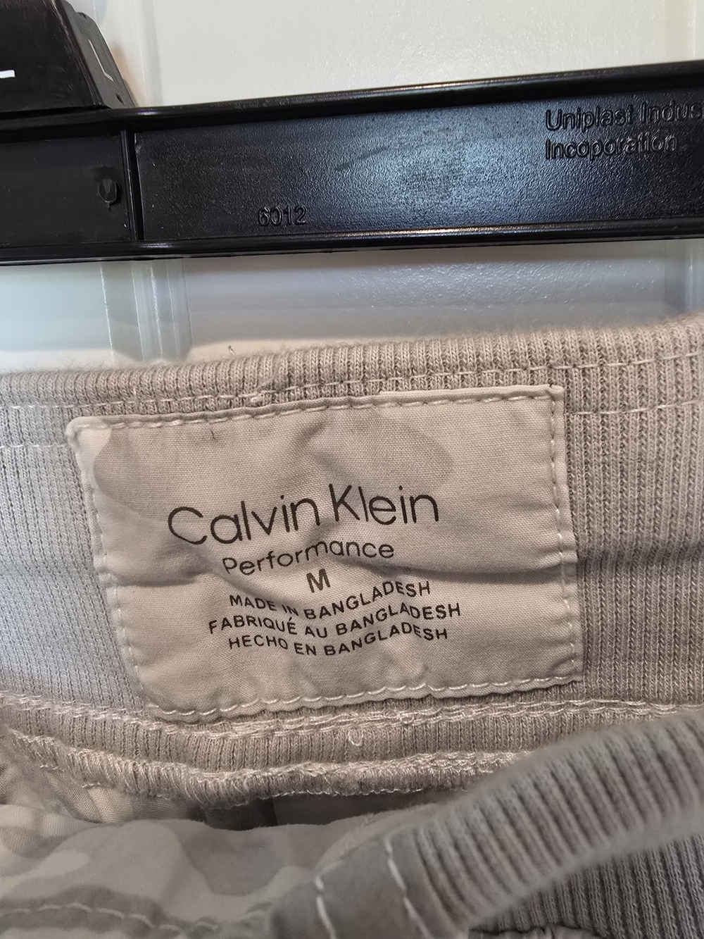 Calvin Klein Gray Camo Drawstring Cargo Capris - Picture 3 of 5
